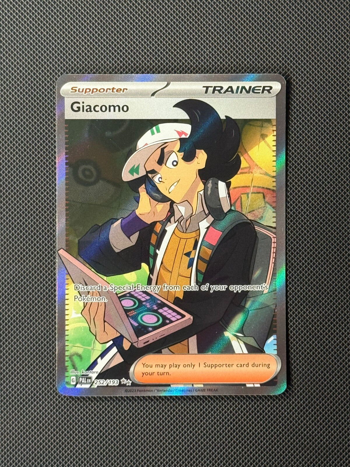 Giacomo 252/193 UR Pokémon Card Sv02: Paldea Evolved Holo NM0