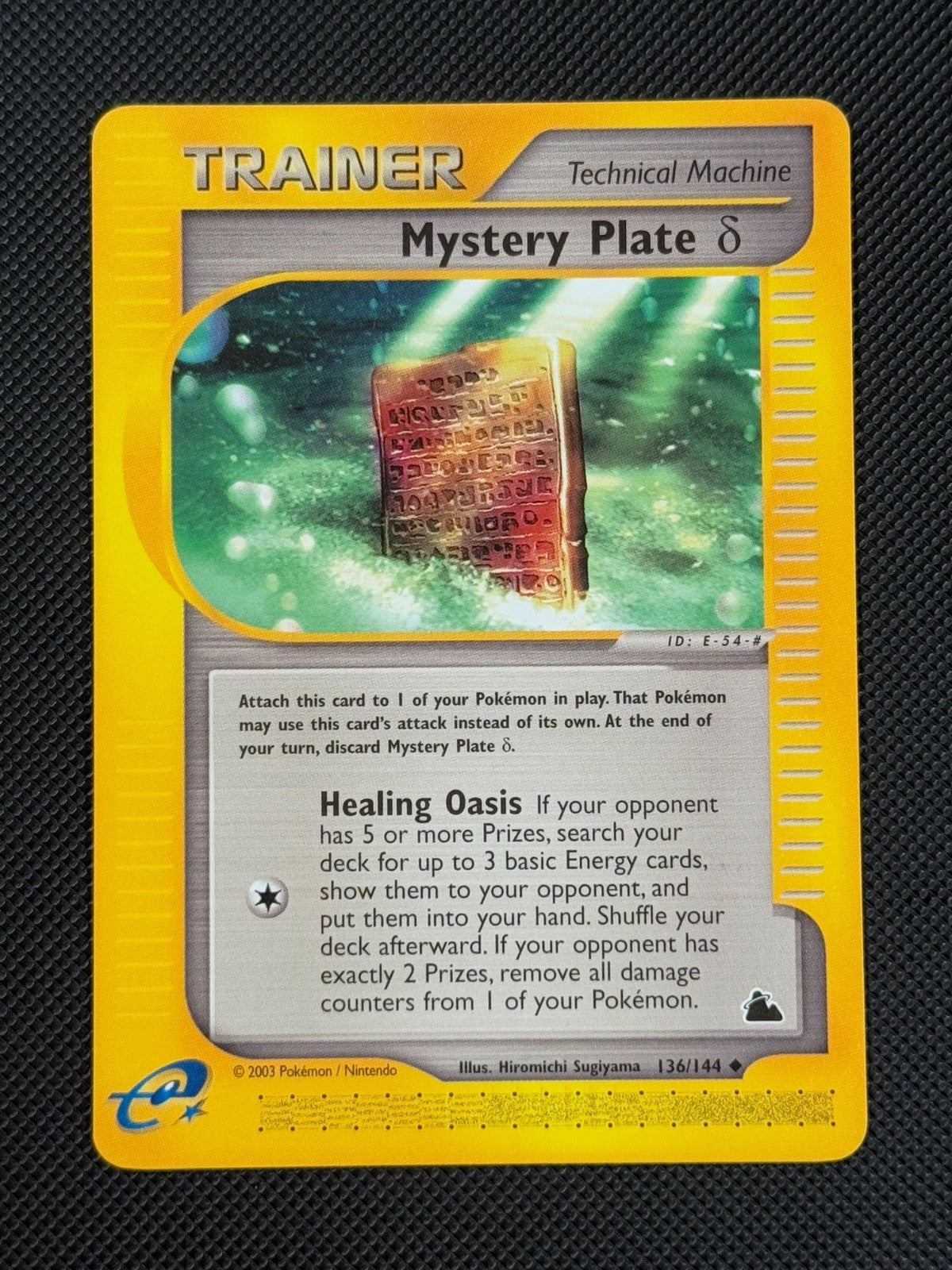 Mystery Plate 136/144 REGULAR Pokémon Card WOTC Skyridge Uncommon0